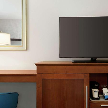 Hampton Inn & Suites Rosemont Chicago O'Hare מראה חיצוני תמונה